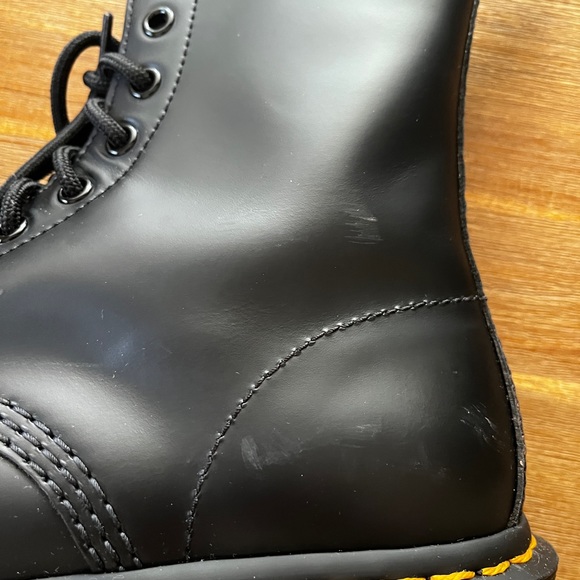 Doc Martens boots in women’s size 8, EU 39 - Picture 4 of 5